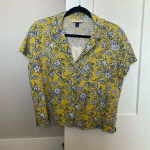 NWT short sleeve button down from Universal Thread